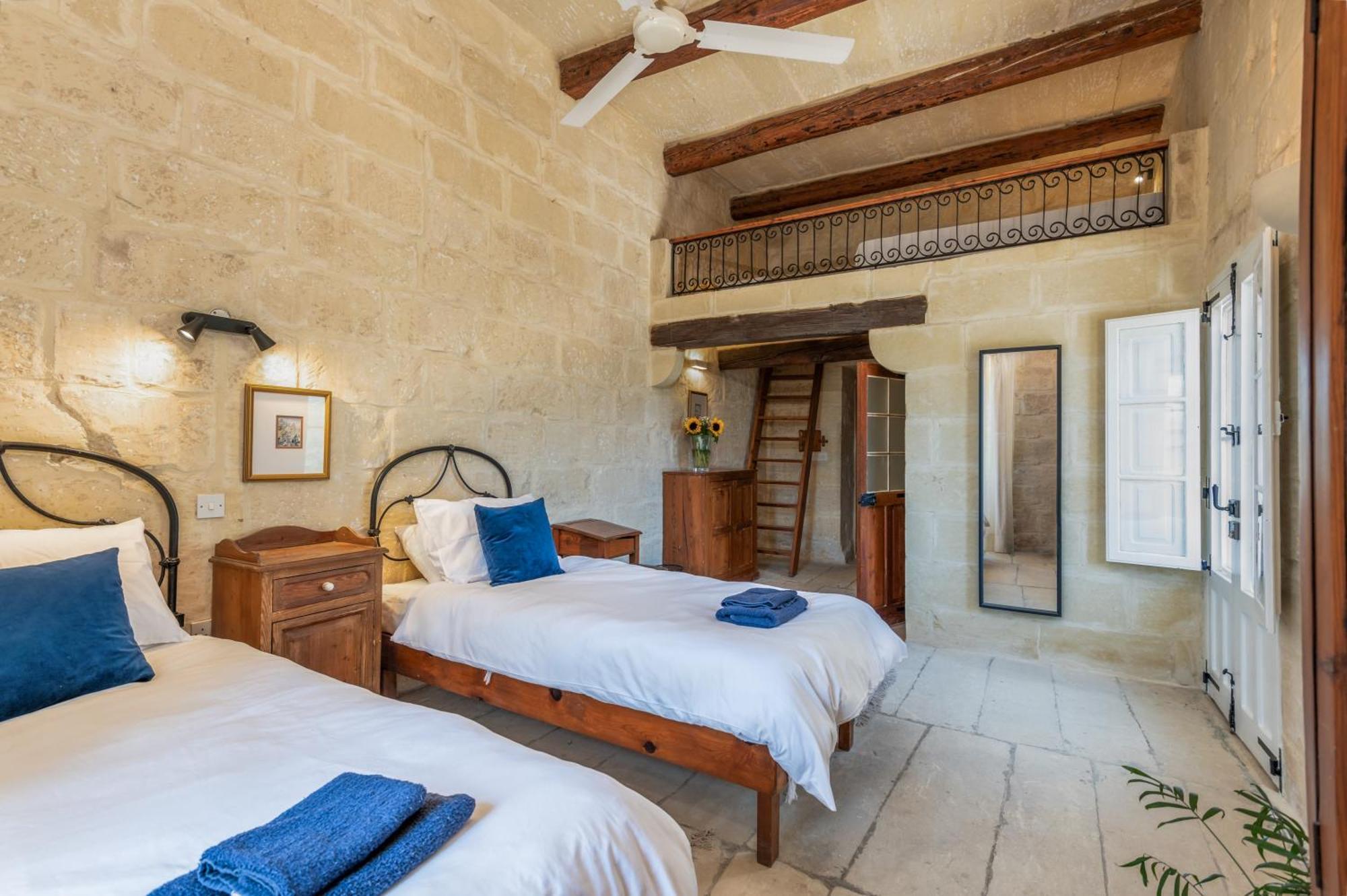 Dar Ta' Betta Farmhouse With Private Pool Għarb Eksteriør bilde